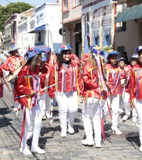 Ciclo Natalino de Atibaia celebra tradições centenárias com Congadas e Cavalhada