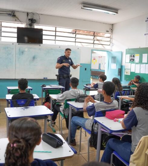 GCM de Atibaia amplia presença nas escolas com ações educativas