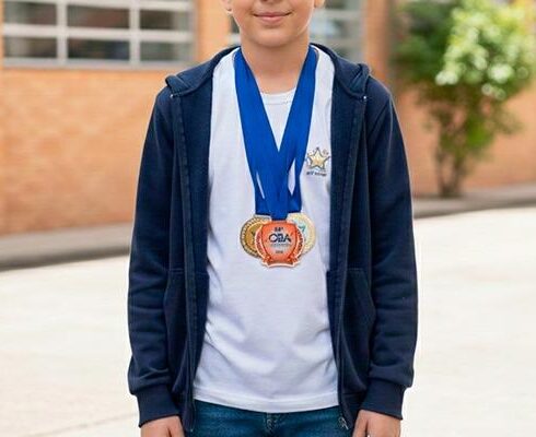 Cerimônia “Alunos Destaques 2025” homenageia 347 estudantes da Rede Municipal de Atibaia