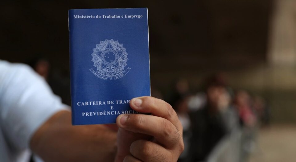 Mutirão de Empregos oferece mais de 500 vagas nesta quarta-feira (10) no PAT Alvinópolis