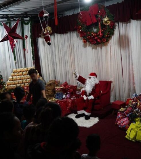 Vila do Papai Noel do Fundo Social de Atibaia reúne cerca de 360 pessoas