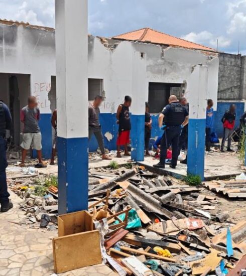 Prefeitura esclarece: imóvel abandonado no Caetetuba não é de propriedade do Município. Proprietário já solicitou autorização para demolição