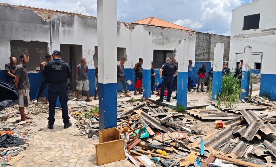 Prefeitura esclarece: imóvel abandonado no Caetetuba não é de propriedade do Município. Proprietário já solicitou autorização para demolição