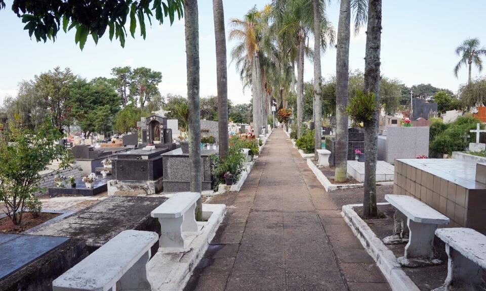 Prefeitura orienta sobre a necessidade de conservação dos túmulos nos cemitérios municipais