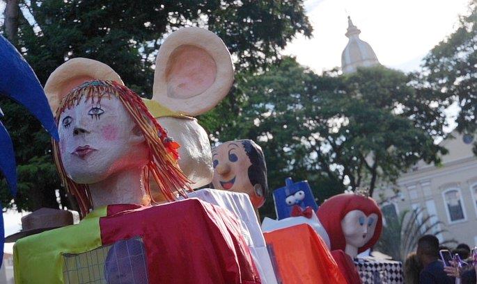 Exposição “Depois da Folia – Bonecões do Carnaval” tem visitação prorrogada até 30 de abril