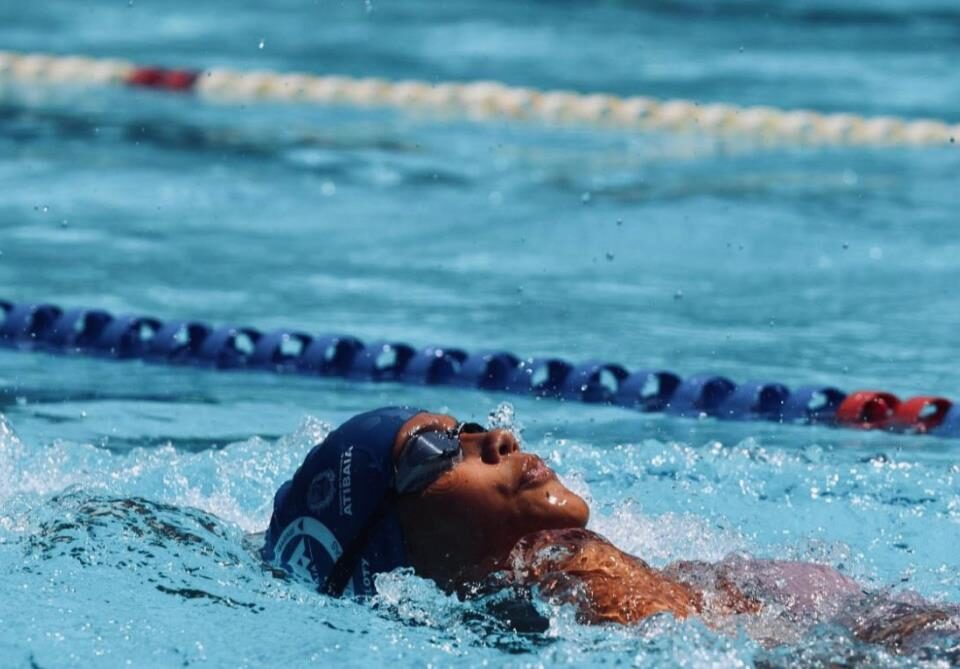 Equipes de natação de Atibaia atingem expressivos resultados em competições no último final de semana