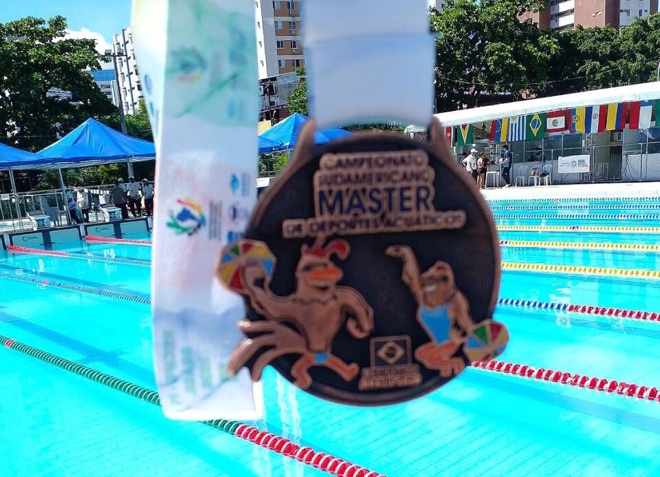 Atleta de Atibaia conquista medalhas de bronze no Campeonato Sul-Americano de Natação