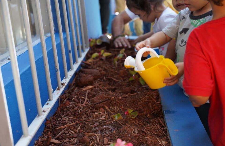 Atibaia lança Programa “Escola Florida” para transformar creches municipais em espaços de educação ambiental