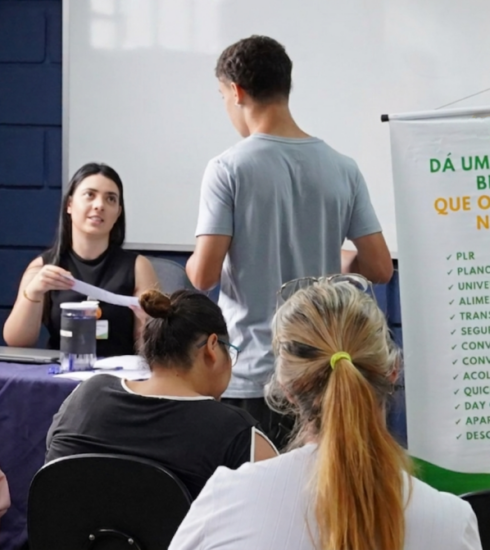 Mais de 160 pessoas participam de Mutirão de Emprego no Jardim Imperial