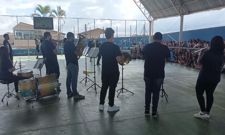 Projeto Educando com Música e Cidadania leva formação musical a mais de mil alunos da rede municipal