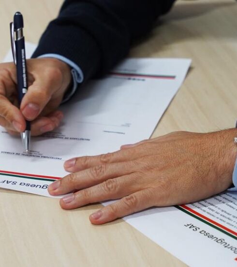 Atibaia formaliza parceria inédita com SAF da Portuguesa para integrar educação, esporte e desenvolvimento social