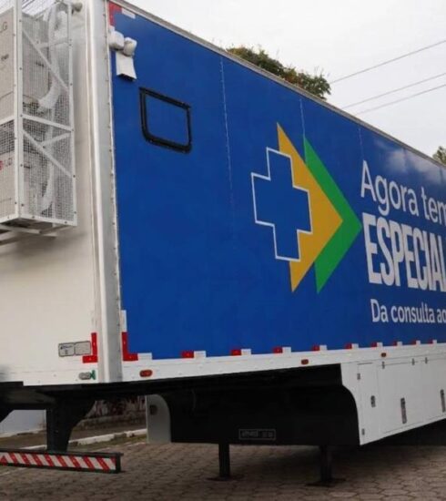 Carreta de Tomografia tem lançamento oficial em Atibaia com presença do ministro da Saúde em exercício