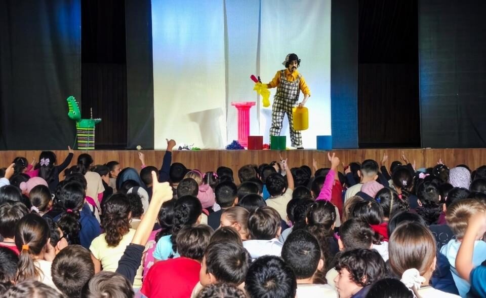 Palco das escolas de Atibaia vira arena de debate ecológico por meio do silêncio e expressão corporal Palco das escolas de Atibaia vira arena de debate ecológico por meio do silêncio e expressão corporal