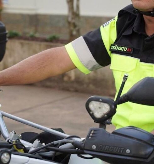 Prefeitura entrega uniformes completos e motocicletas aos agentes de trânsito e consolida maior valorização da categoria em quase uma década