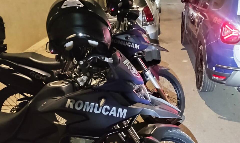 GCM de Atibaia prende homem por tráfico de drogas após perseguição e resistência no bairro CTB GCM de Atibaia prende homem por tráfico de drogas após perseguição e resistência no bairro CTB