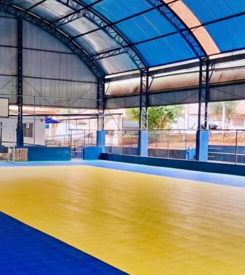 Prefeitura de Atibaia entrega reforma completa de quadra na escola Pedro de Alcântara