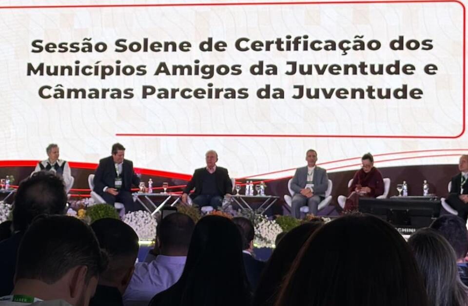 Atibaia é reconhecida com certificado da Agenda Jovem durante o encontro “Conexidades”