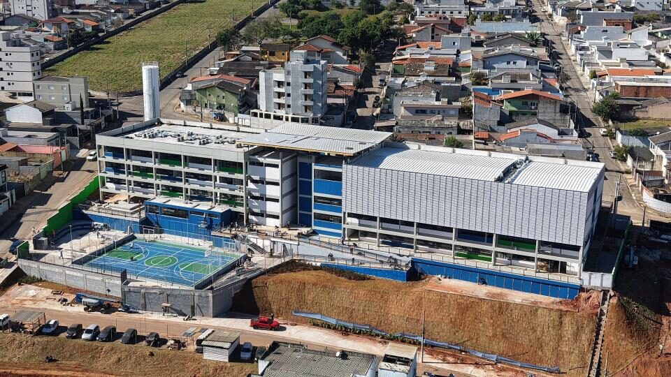 Governo do Estado inaugura nova escola no Nova Cerejeiras em terreno doado pela Prefeitura