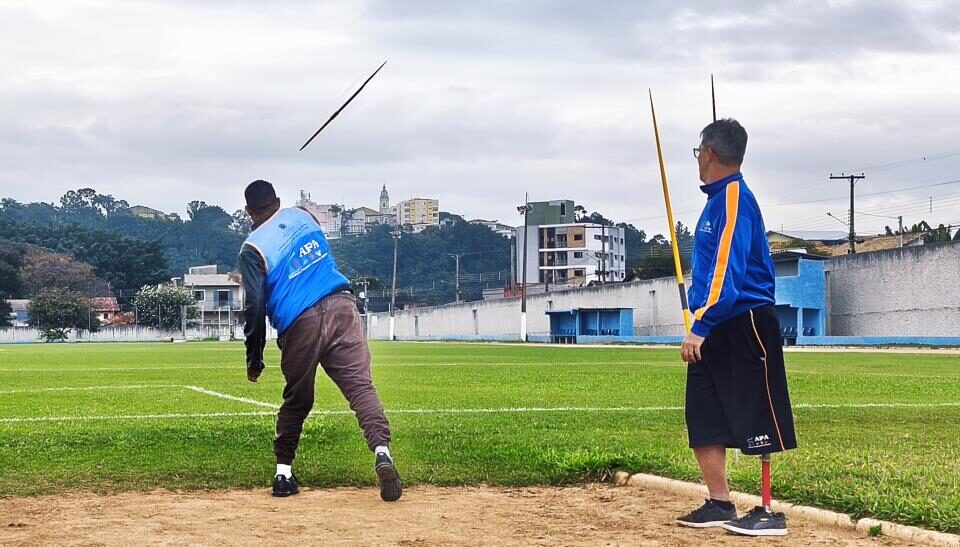 Projeto pedagógico promove vivência com atletas paralímpicos em Atibaia Projeto pedagógico promove vivência com atletas paralímpicos em Atibaia