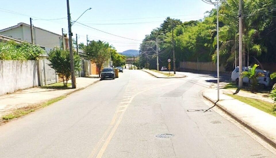 Serviços de inspeção na Avenida Cinamomos acontecem no domingo (16) para melhorias na rede de esgoto