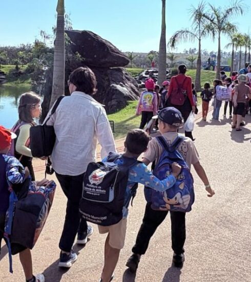 Secretaria de Educação de Atibaia leva mais de 1,7 mil alunos do 1º ano para vivência pedagógica no Mundo das Crianças em Jundiaí