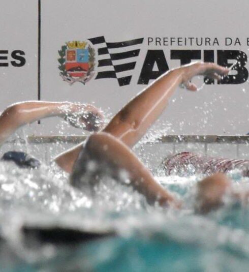 Equipe de Natação de Atibaia conquista 20 medalhas em torneio regional