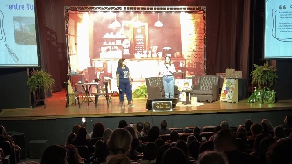 Secretaria de Educação de Atibaia promove o encontro “Café com Prosinha: Práticas que Brilham!”