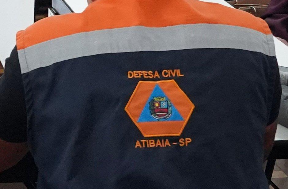 Prefeitura mantém equipes nas ruas para atender moradores após fortes chuvas em Atibaia