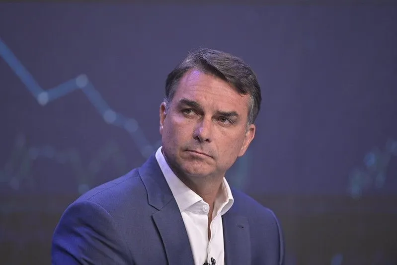 PF aciona Argentina por temor de fuga de Flávio