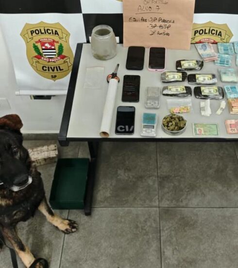 Operação conjunta entre GCM e Polícia Civil cumpre mandados e apreende drogas em Atibaia